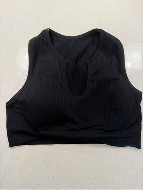 Amazon Essentials Black Ribbed Keyhole Crop Bra Top